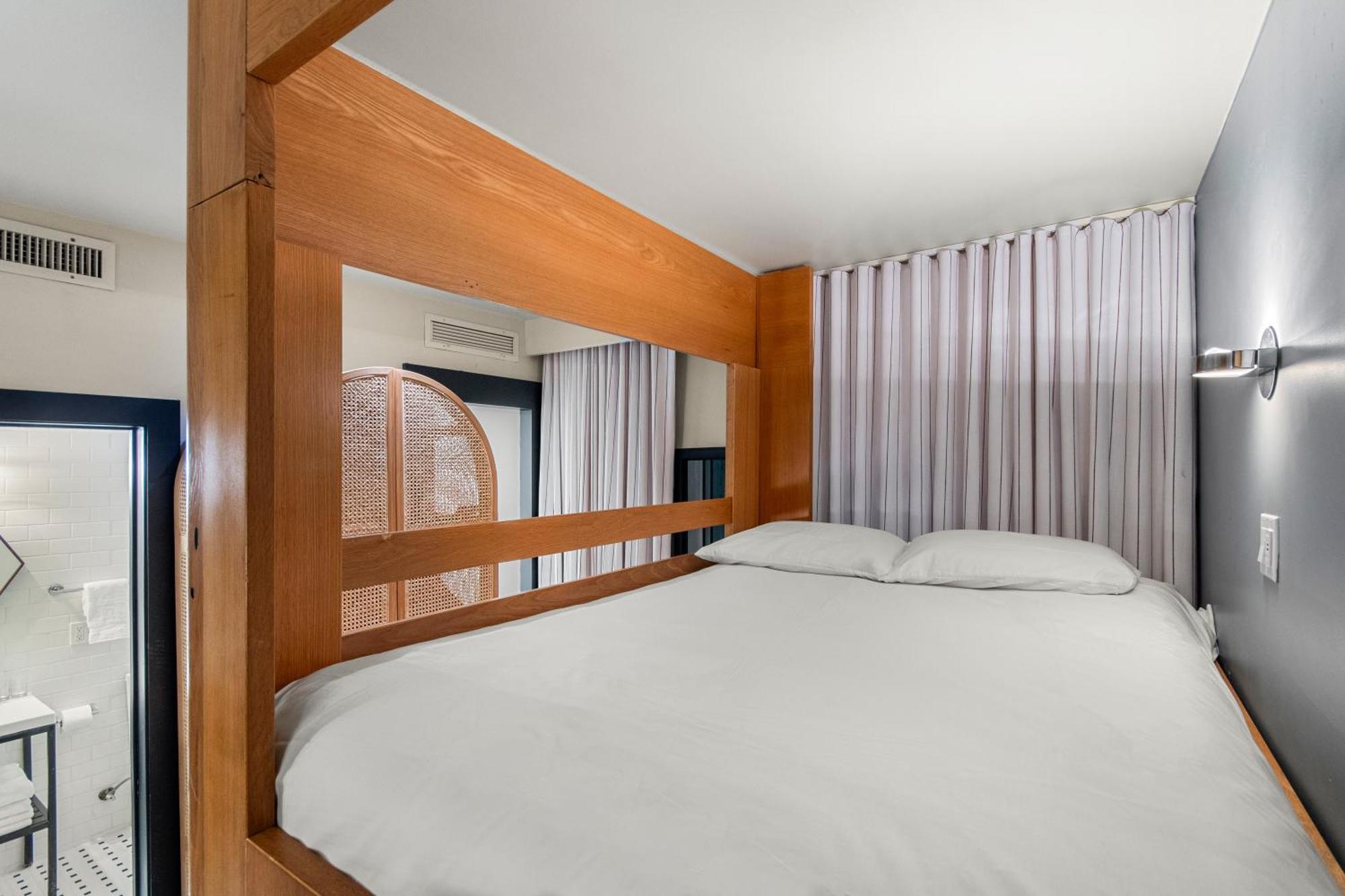 The Daydrift Hotel Miami Beach Exterior photo