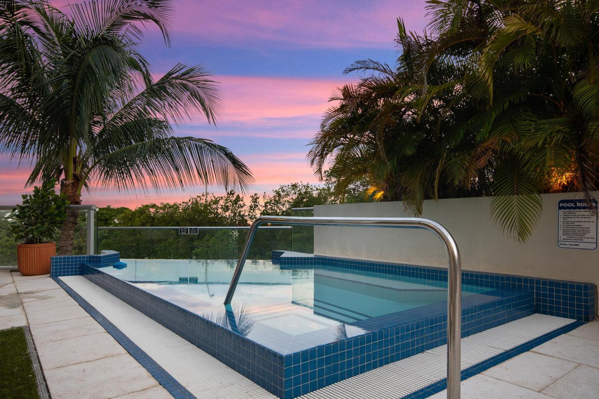 The Daydrift Hotel Miami Beach Exterior photo